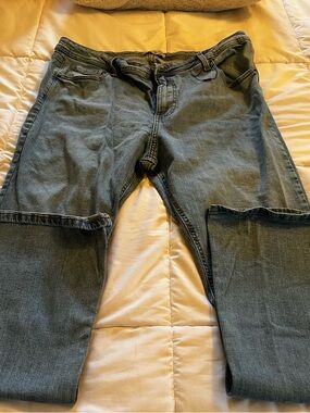 Primark PARIS FRANCE Women's US 14 Flare Jeans in Medium Blue Wash bootcut